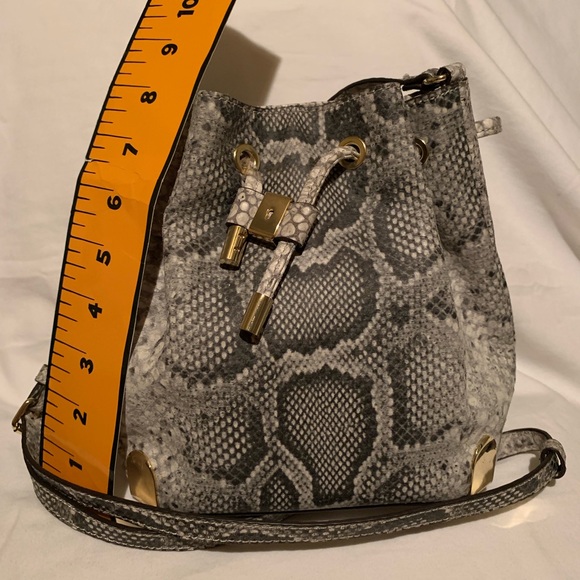 Vince Camuto - Picture 2 of 8